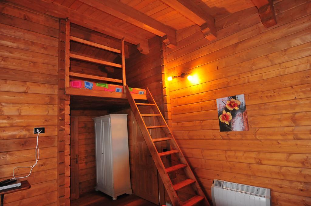 Saracinesco Chalet Dei Parchi B&B 객실 사진