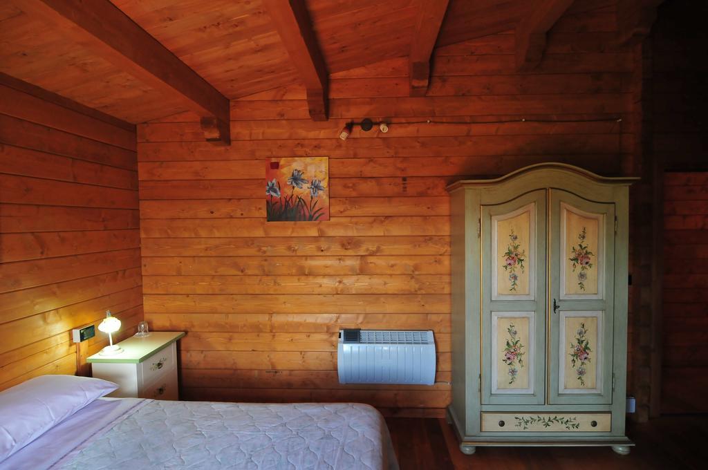 Saracinesco Chalet Dei Parchi B&B 객실 사진