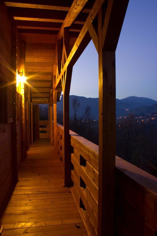 Saracinesco Chalet Dei Parchi B&B 외부 사진