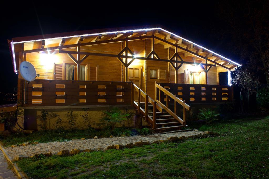 Saracinesco Chalet Dei Parchi B&B 외부 사진
